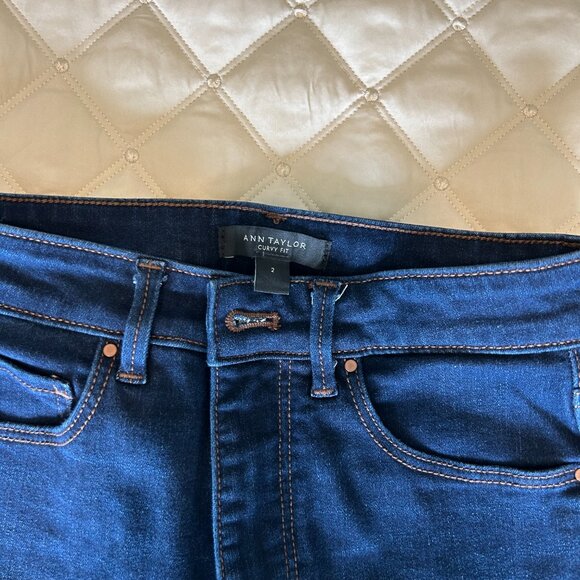 Ann Taylor High Rise Skinny Jeans - size 2, dark vintage wash - Picture 3 of 3